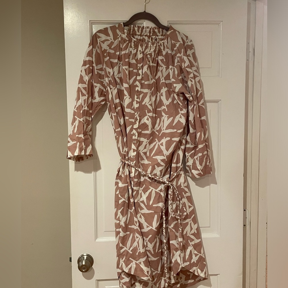 NWT mirth caftans Vienna caftan in desert sand leaf print